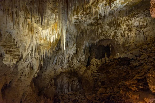 Пещера Руакури Новой Зеландии — стоковое фото