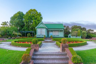 Rotorua, Yeni Zelanda 'daki Hükümet bahçelerindeki yeşil ev