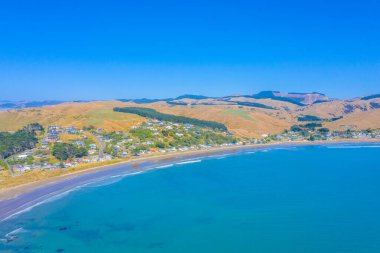 Yeni Zelanda 'daki Castlepoint plajının havadan görünüşü