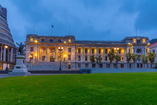 Вид Закат Статуи Ричарда Джона Седдона Зданиях Парламента Новой Зеландии — стоковое фото