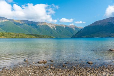 Yeni Zelanda 'daki Rotoiti Gölü manzarası
