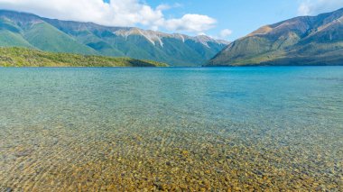 Yeni Zelanda 'daki Rotoiti Gölü manzarası