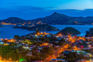Yeni Zelanda 'daki Port Chalmers' ın günbatımı görünümü
