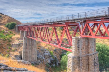 Merkez Otago 'daki Poolburn viyadük Yeni Zelanda' daki bisiklet yolu.