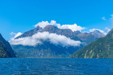 Yeni Zelanda 'da Milford Sound