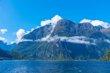Yeni Zelanda 'da Milford Sound