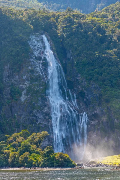 Bowen Cae Milford Sound Nueva Zelanda — Foto de Stock