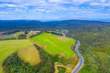 Yeni Zelanda 'nın Catlins bölgesinden geçen yol