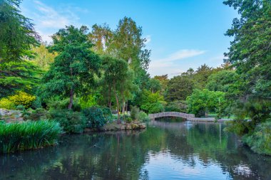 Yeni Zelanda, Invercargill 'deki Queens Park' taki gölet.