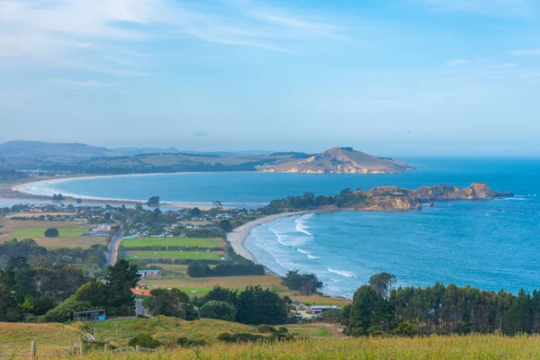 Puketeraki Yeni Zelanda 'da gözcülük yapıyor.