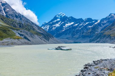 Aoraki 'deki Hooker Gölü / Yeni Zelanda' daki Cook Dağı Ulusal Parkı