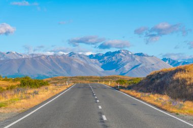 Yeni Zelanda 'daki Aoraki / Cook Dağı Ulusal Parkı Yolu