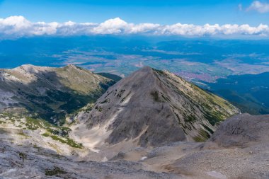 Bulgaristan 'daki Pirin Ulusal Parkı' ndan Bansko 'nun hava görüntüsü