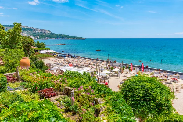 Balchik Bulgaria Iulie 2019 Oamenii Bucură Însorită Plajă Din Balcik — Fotografie, imagine de stoc