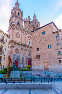 İspanya 'nın Salamanca Papalık Üniversitesi' nin La Clerecia binası