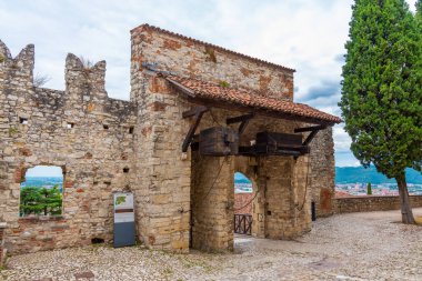 İtalya 'daki Brescia kalesinin manzarası