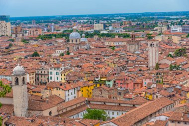 İtalyan şehri Brescia 'nın havadan görünüşü