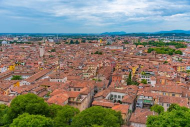 İtalyan şehri Brescia 'nın havadan görünüşü