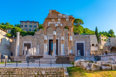 İtalya 'nın Brescia kentindeki Tempio Capitolino kalıntıları