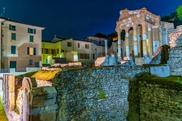 Veduta Notturna Delle Rovine Romane Tempio Capitolino Brescia — Foto Stock