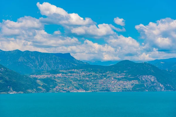Villaggi Sparsi Lungo Lago Iseo Italia — Foto Stock