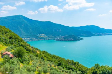 İtalya 'daki İseo Gölü Panoraması