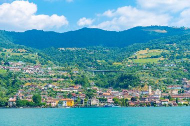 Sulzano İtalya 'da Monte Isola' dan izledi