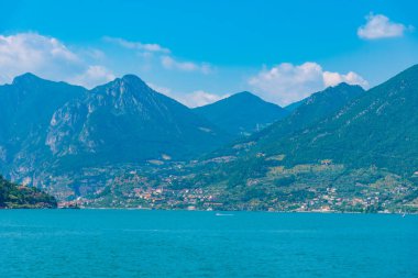 İtalya 'da Iseo Gölü manzarası