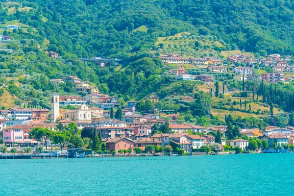 Sulzano İtalya 'da Monte Isola' dan izledi
