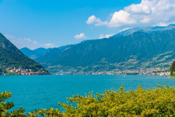 Панорама Озера Изео Италии — стоковое фото