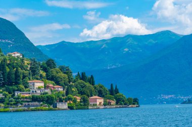 İtalya 'daki Como Gölü' nde Villa Pizzo manzarası