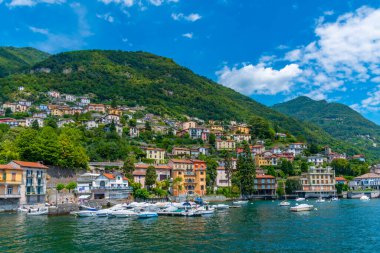 İtalya 'daki Como Limanı' nda Hayat Elektrikli Heykel