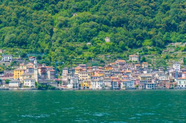 Brienno köyü ve İtalya 'daki Como Gölü