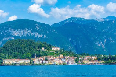 Bellagio kasabası ve İtalya 'daki Como Gölü