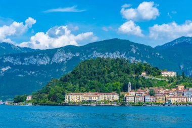 Bellagio kasabası ve İtalya 'daki Como Gölü