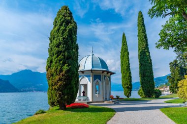 Chiosco Moresco İtalya, Bellagio 'daki Villa Melzi' deki Botanik Bahçesi 'nde yer almaktadır.