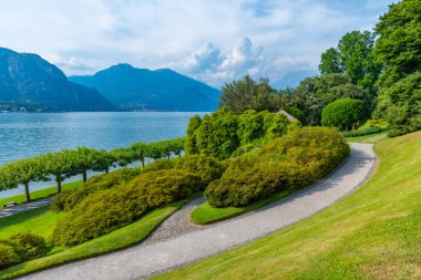 Como Gölü İtalya Bellagio 'daki Villa Melzi' deki Botanik Bahçesinden izlendi