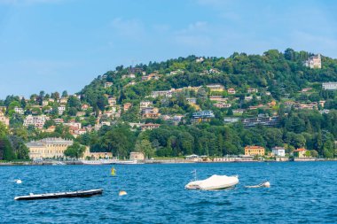 Villa Olmo İtalya 'da Lago di Como sahilinde yer almaktadır.