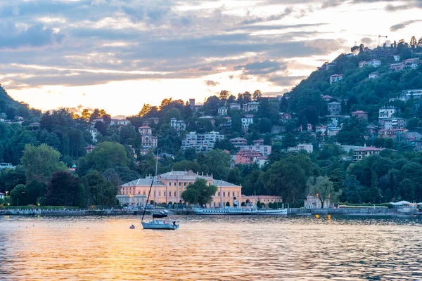 Pemandangan Matahari Terbenam Villa Olmo Terletak Pantai Lago Como Italia — Stok Foto