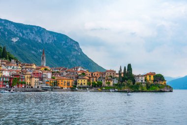 Varenna şehri İtalya 'daki Como Gölü' nde yer almaktadır.