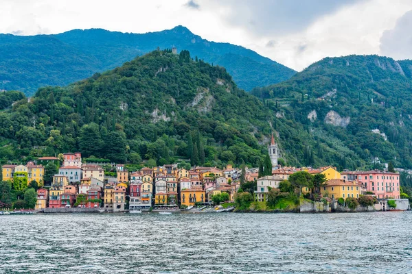 Miasto Varenna Znajduje Się Nad Jeziorem Como Włoszech — Zdjęcie stockowe