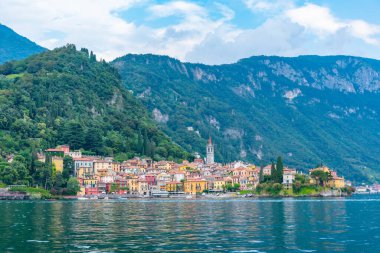 Varenna şehri İtalya 'daki Como Gölü' nde yer almaktadır.