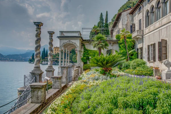 从意大利瓦伦纳的别墅修道院看Cipressi别墅 — 图库照片