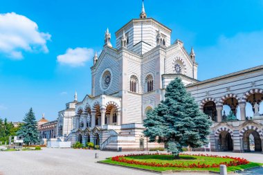 İtalya, Milano 'daki Cimitero Anıtı Mezarlığına Giriş