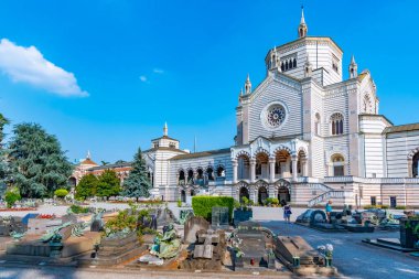 İtalya, Milano 'daki Cimitero Anıtı Mezarlığına Giriş
