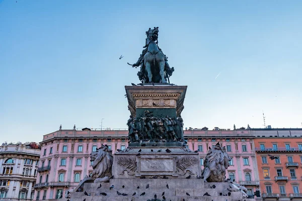 Statua Del Vittorio Emanuele Nel Centro Milano — Foto Stock