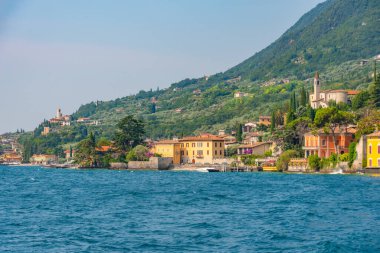 İtalya 'daki Gargnano' da Lakeside gezinti güvertesi