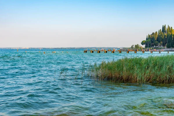 Lido Delle Bionde Strand Sirmione Olaszország — Stock Fotó