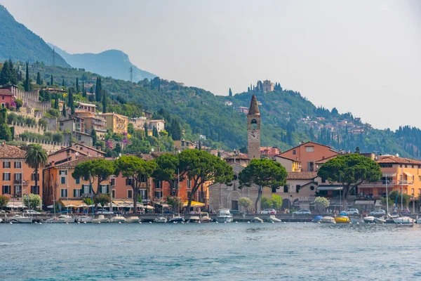 Promenada Nad Jeziorem Maderno Włoszech — Zdjęcie stockowe