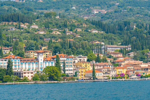 Cityscape Gardone Riviera Itálii — Stock fotografie